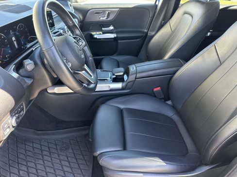 Used 2021 Mercedes-Benz GLB 250 GLB 250 image 13