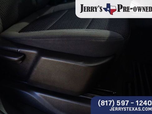 Used 2022 Chevrolet Silverado 2500 Custom w/ Custom Value Package AWD/4WD image 23