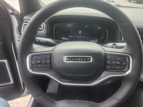 Used 2024 Jeep Wagoneer Series II w/ Flexible Seating Group image 20