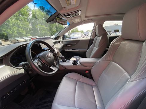 Used 2024 Toyota Venza Limited AWD/4WD image 18
