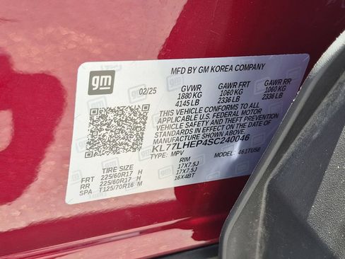 Used 2025 Chevrolet Trax LT w/ LT Convenience Package FWD image 35