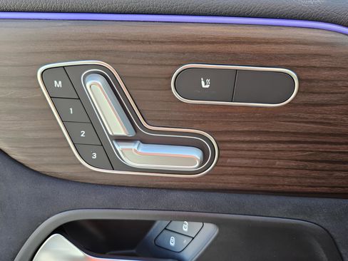 New 2026 Mercedes-Benz GLB 250 image 21