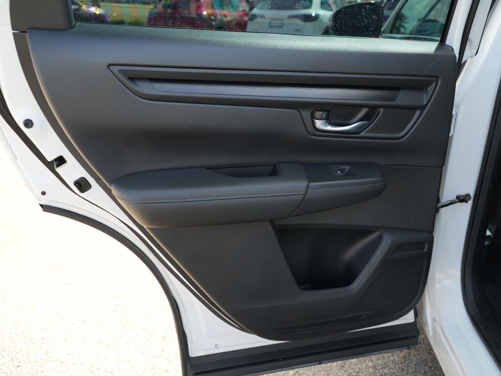 Used 2025 Honda CR-V LX image 18