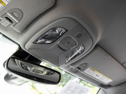 Used 2022 Jeep Compass Limited image 31