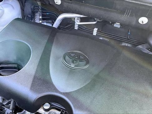 Used 2021 Toyota RAV4 XLE Premium AWD/4WD image 34