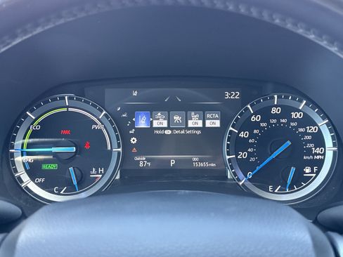 Used 2021 Toyota Highlander XLE FWD image 23