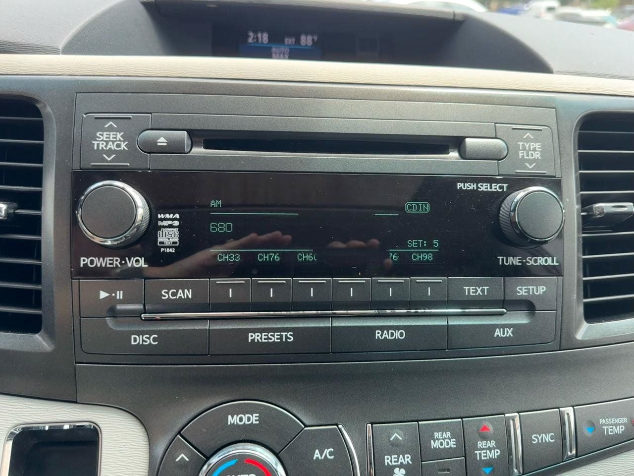 Used 2012 Toyota Sienna SE FWD image 11