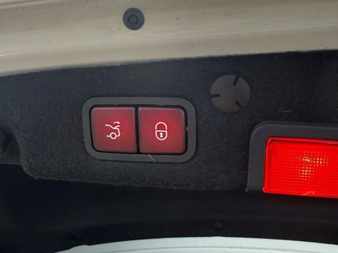 Used 2018 Mercedes-Benz C 300 Sedan image 41