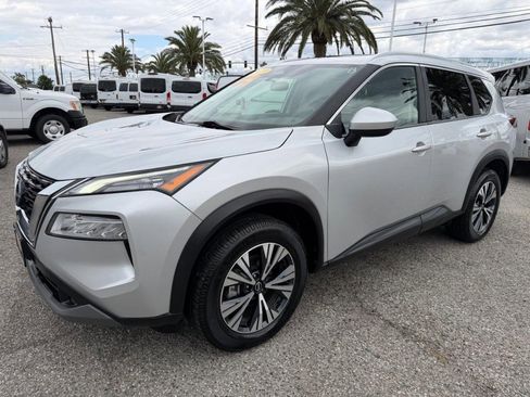 Used 2023 Nissan Rogue SV w/ SV Premium B Package AWD/4WD image 12