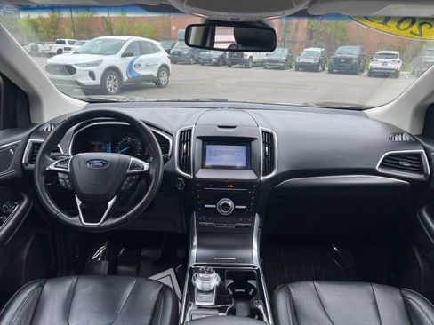 Used 2019 Ford Edge Titanium w/ Equipment Group 301A AWD/4WD image 20