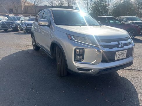 Used 2025 Mitsubishi Outlander Sport SE image 3