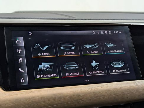 Used 2022 Audi e-tron GT Premium Plus image 36