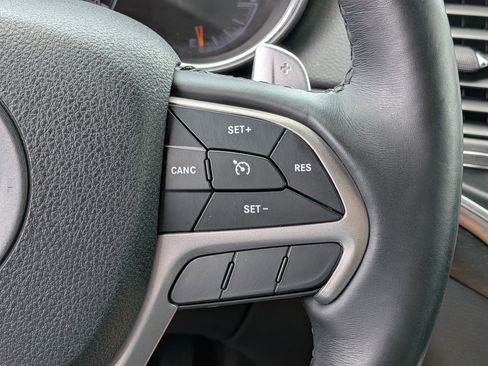 Used 2017 Jeep Grand Cherokee Altitude AWD/4WD image 34