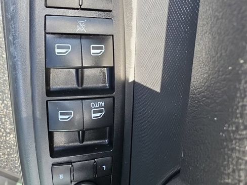 Used 2008 Dodge Nitro SXT w/ Sun & Wheels Group AWD/4WD image 16