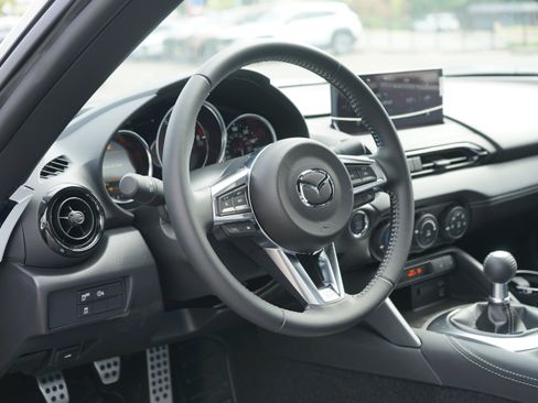 New 2026 MAZDA MX-5 Miata Club w/ Appearance Package RWD image 15