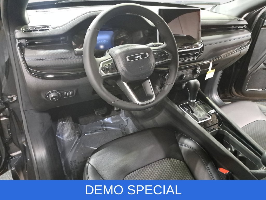 New 2026 Jeep Compass Latitude AWD/4WD image 15