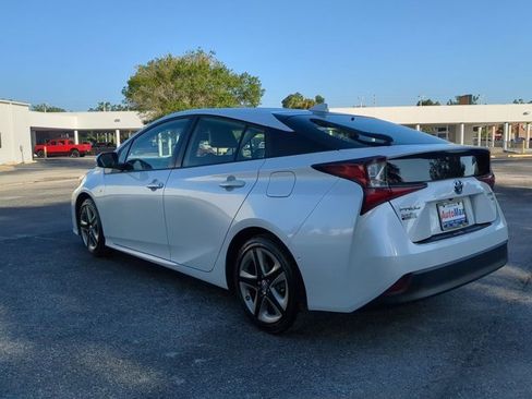Used 2021 Toyota Prius XLE image 6