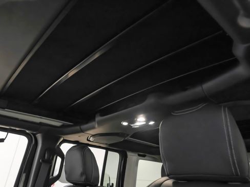 Used 2023 Jeep Wrangler Unlimited Rubicon w/ Safety Group image 25