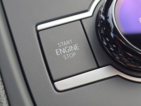 New 2026 Volkswagen Tiguan SE R-Line image 24