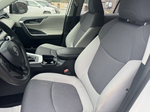 Used 2019 Toyota RAV4 XLE w/ All Weather Liner Package AWD/4WD image 9