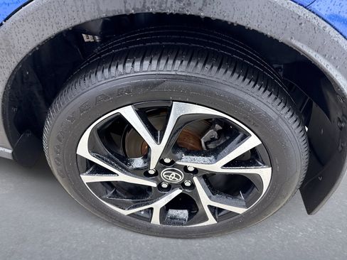 Used 2021 Toyota C-HR XLE FWD image 20