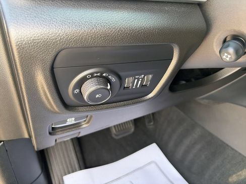 Used 2022 Jeep Grand Cherokee Overland AWD/4WD image 19