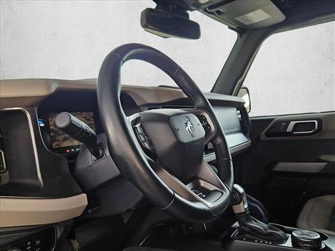 Used 2023 Ford Bronco Wildtrak image 6