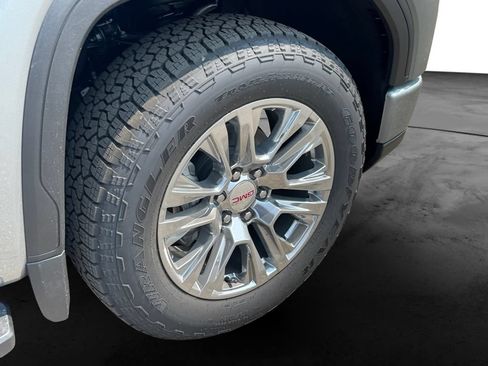 New 2026 GMC Sierra 1500 Denali w/ Technology Package AWD/4WD image 11