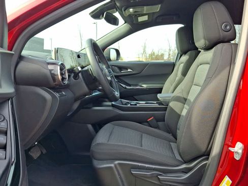 Used 2026 Chevrolet Equinox LT image 17