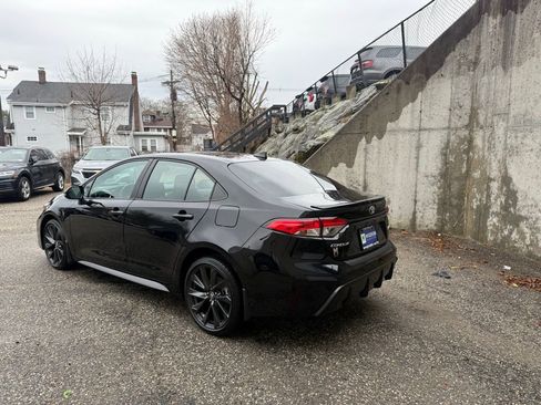 Used 2024 Toyota Corolla SE image 3