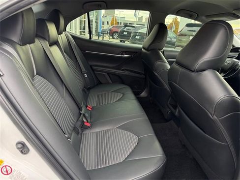 Used 2019 Toyota Camry L image 10