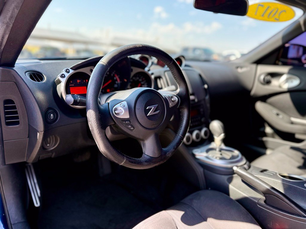Used 2017 Nissan 370Z Coupe RWD image 8