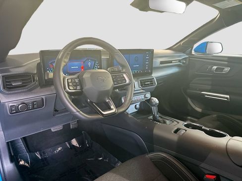 Used 2025 Ford Mustang Coupe RWD image 9