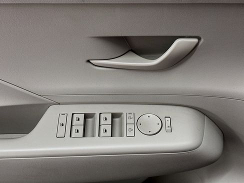 Used 2025 Hyundai Kona SEL image 15