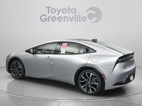 New 2025 Toyota Prius Plug-In Hybrid FWD image 6