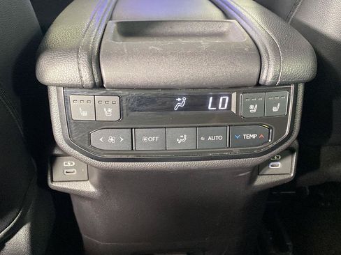 Used 2025 Toyota Grand Highlander AWD Hybrid image 20