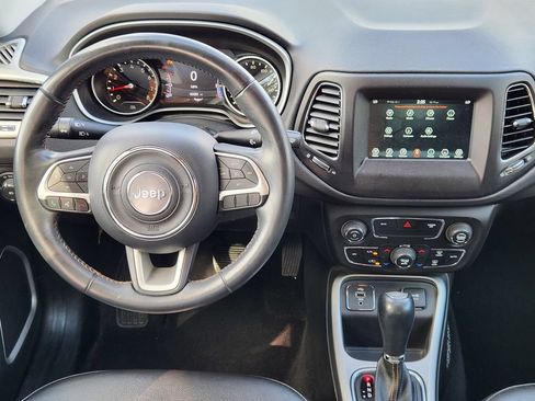 Used 2018 Jeep Compass Latitude w/ Popular Equipment Group FWD image 25