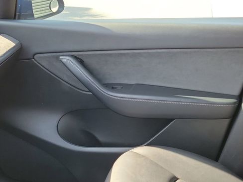 Used 2022 Tesla Model Y Performance AWD/4WD image 24