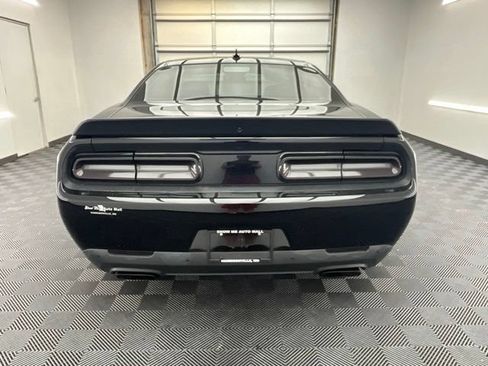 Used 2016 Dodge Challenger SRT Hellcat RWD image 22
