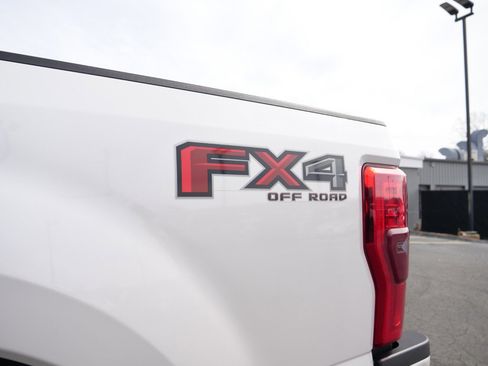 Used 2017 Ford F250 Platinum w/ Platinum Ultimate Package AWD/4WD image 33