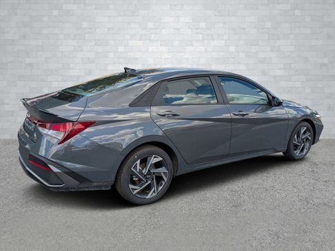 New 2025 Hyundai Elantra Sport image 5