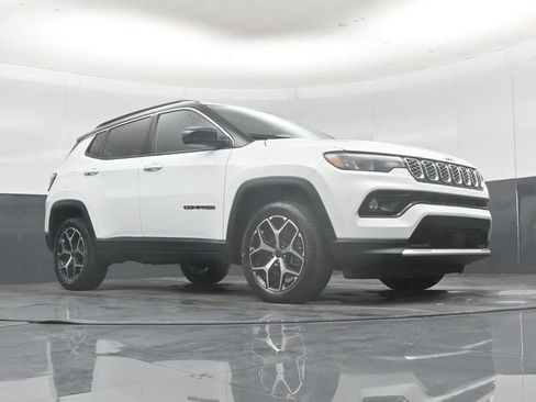 Used 2025 Jeep Compass Limited AWD/4WD image 45
