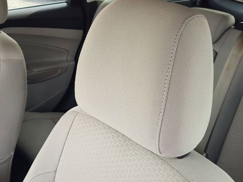 Used 2017 Ford Escape SE image 16