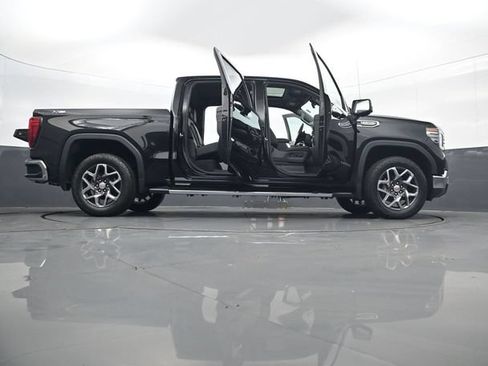 Used 2024 GMC Sierra 1500 SLT w/ SLT Premium Plus Package AWD/4WD image 33