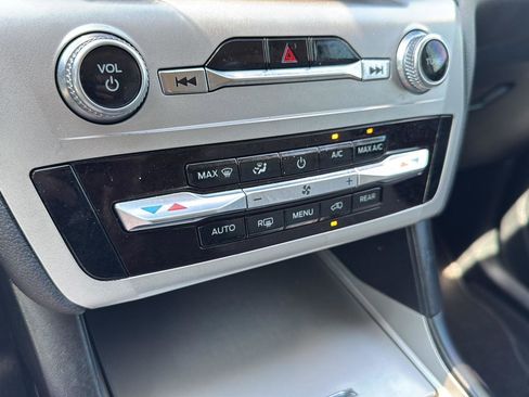 Used 2022 Ford Explorer 2WD image 25