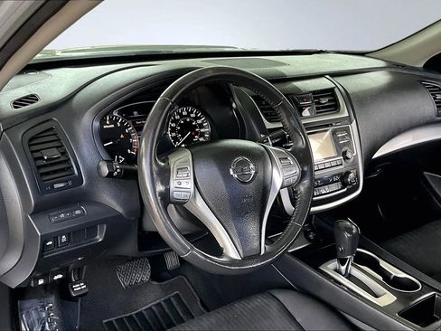 Used 2017 Nissan Altima 2.5 SV image 14