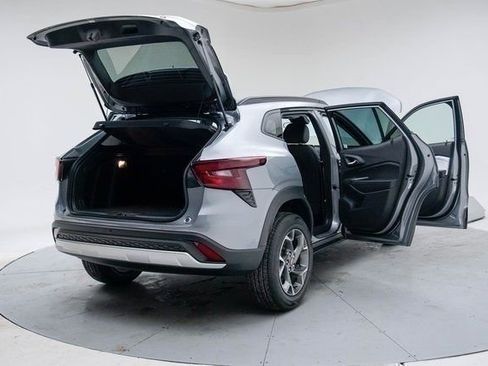 New 2026 Chevrolet Trax LT w/ Driver Confidence Package image 22