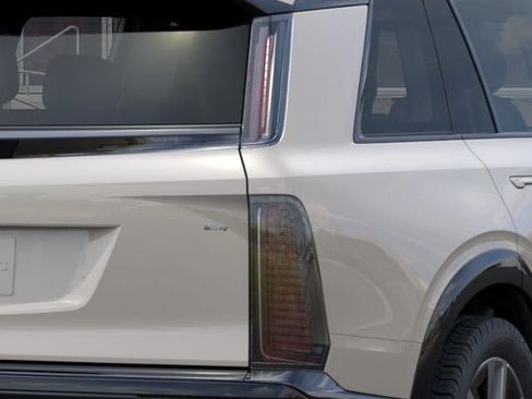 New 2027 Cadillac Vistiq Premium Luxury w/ LPO, Floor Liner Package AWD/4WD image 11