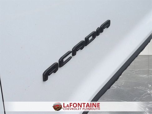 Certified 2023 GMC Acadia SLE w/ Driver Convenience Package image 28