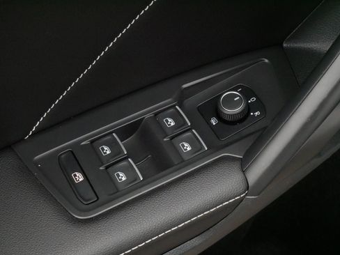 Certified 2023 Volkswagen Tiguan SE R-Line AWD/4WD image 19